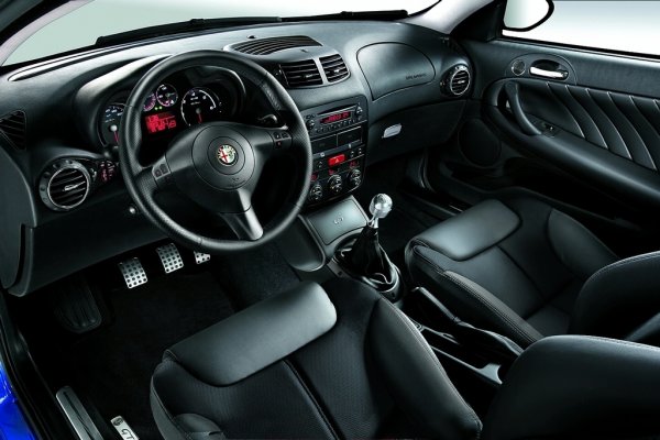 Alfa Romeo GT Blackline III.